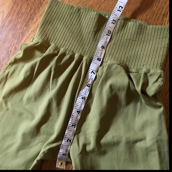 NWOT free people Good Karma Flare Leggings In Military Green Size XS/S MSRP$98 - Picture 10 of 11